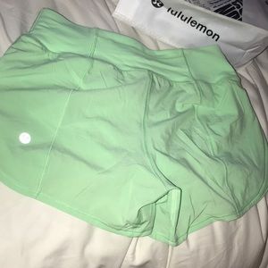 Lululemon Hotty Hot shorts